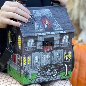 KREEPSVILLE 666 ELVIRA HAUNTED HOUSE BAG